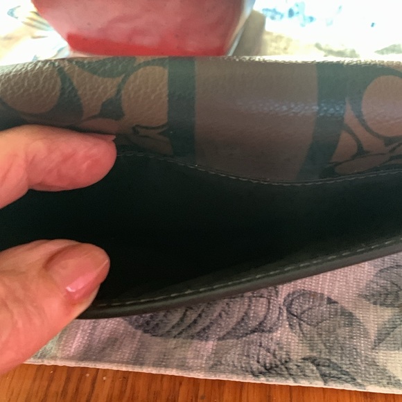 Coach Wallet NWOT - Picture 4 of 7